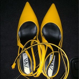 Yellow Zara Lace Heels - Season 19